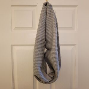 H&M Gray Knit Infinity Scarf